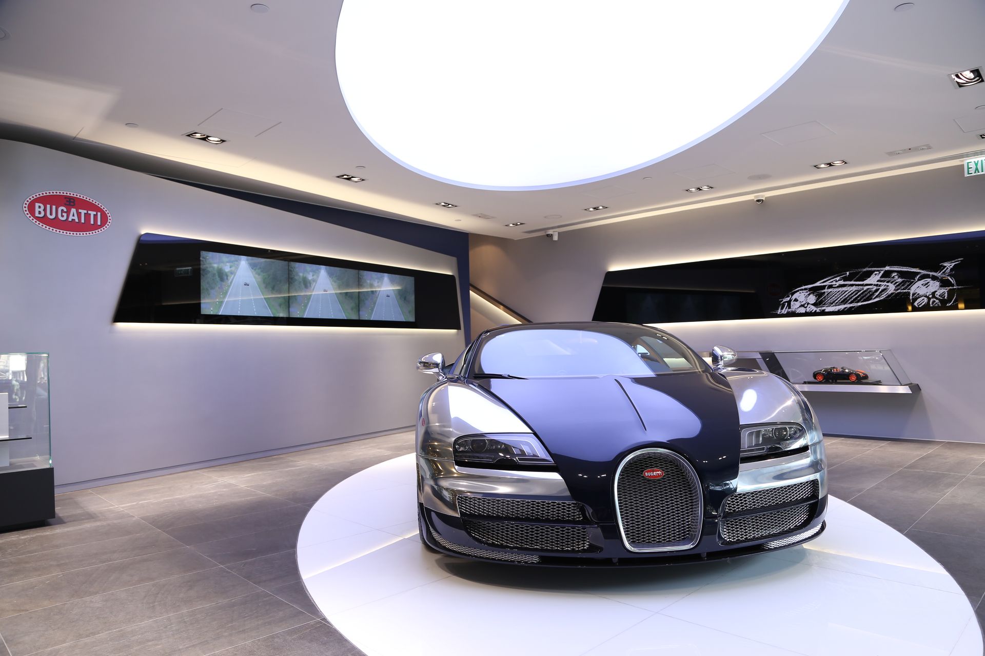 Bugatti eröffnet Showroom in Hong Kong