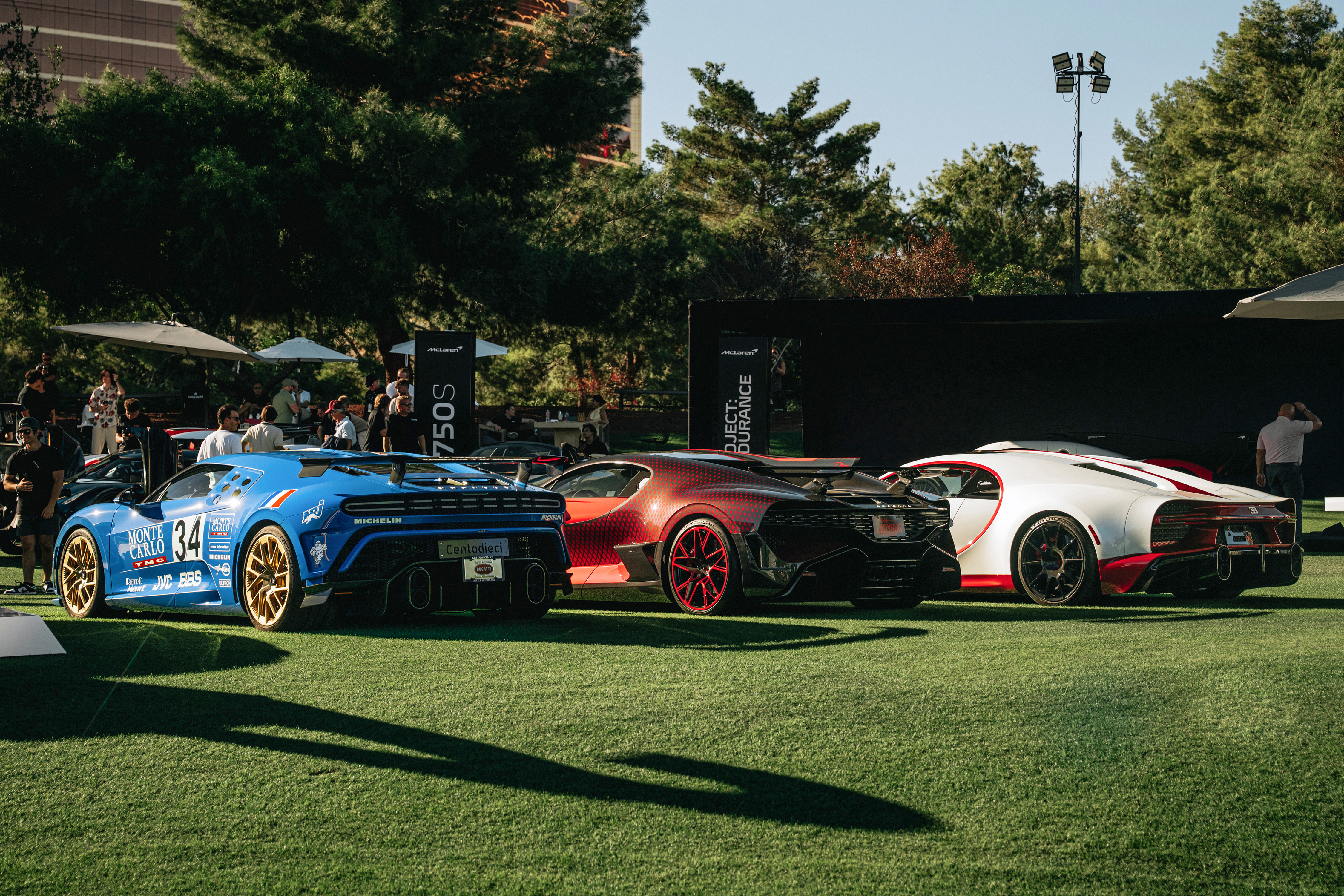 Eine Feier zum 20-jährigen Jubiläum des Veyron in Las Vegas mit dem grössten Bugatti-Treffen aller Zeiten.