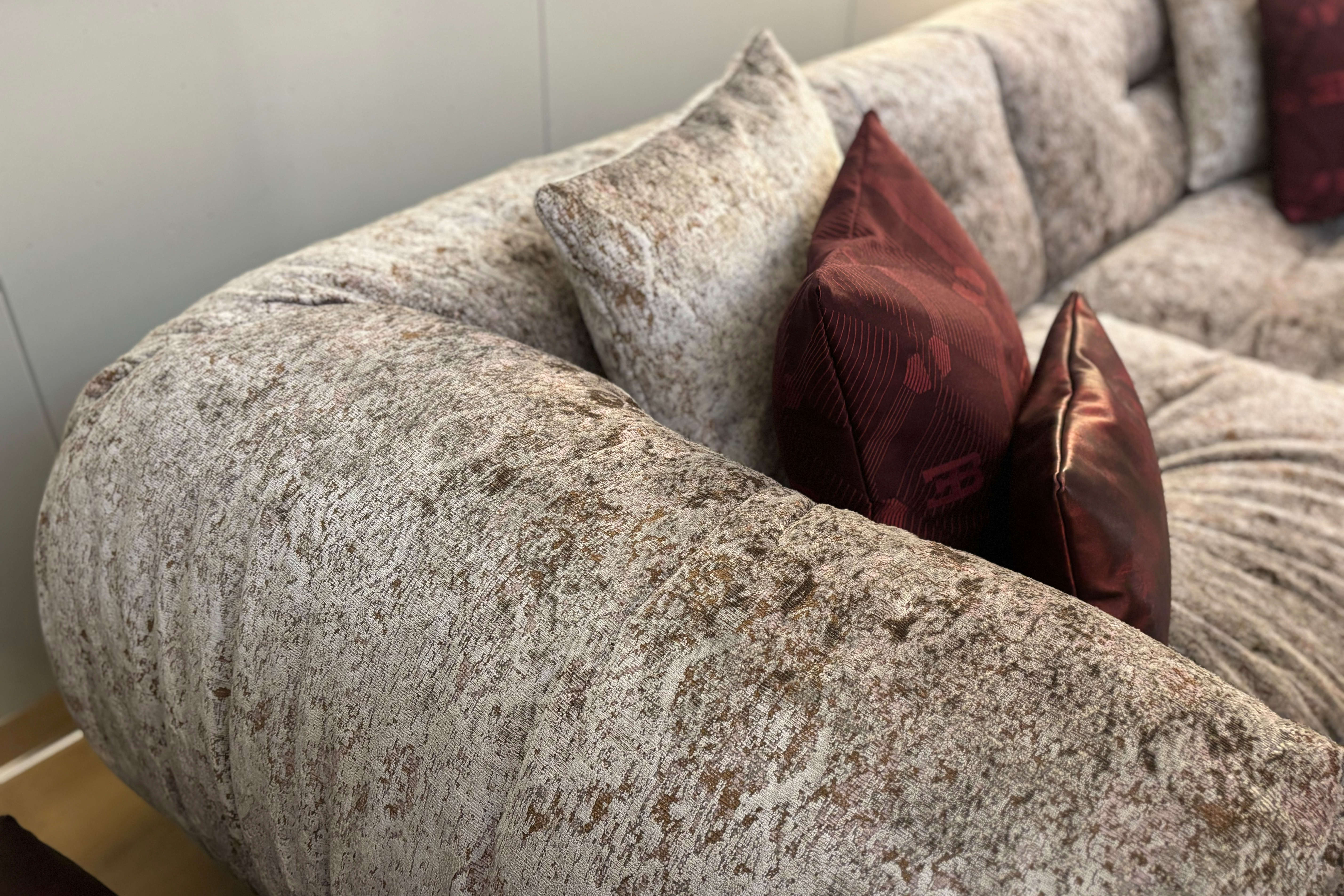 Bugatti Home tízéves évforduló — megújult anyagnyelv