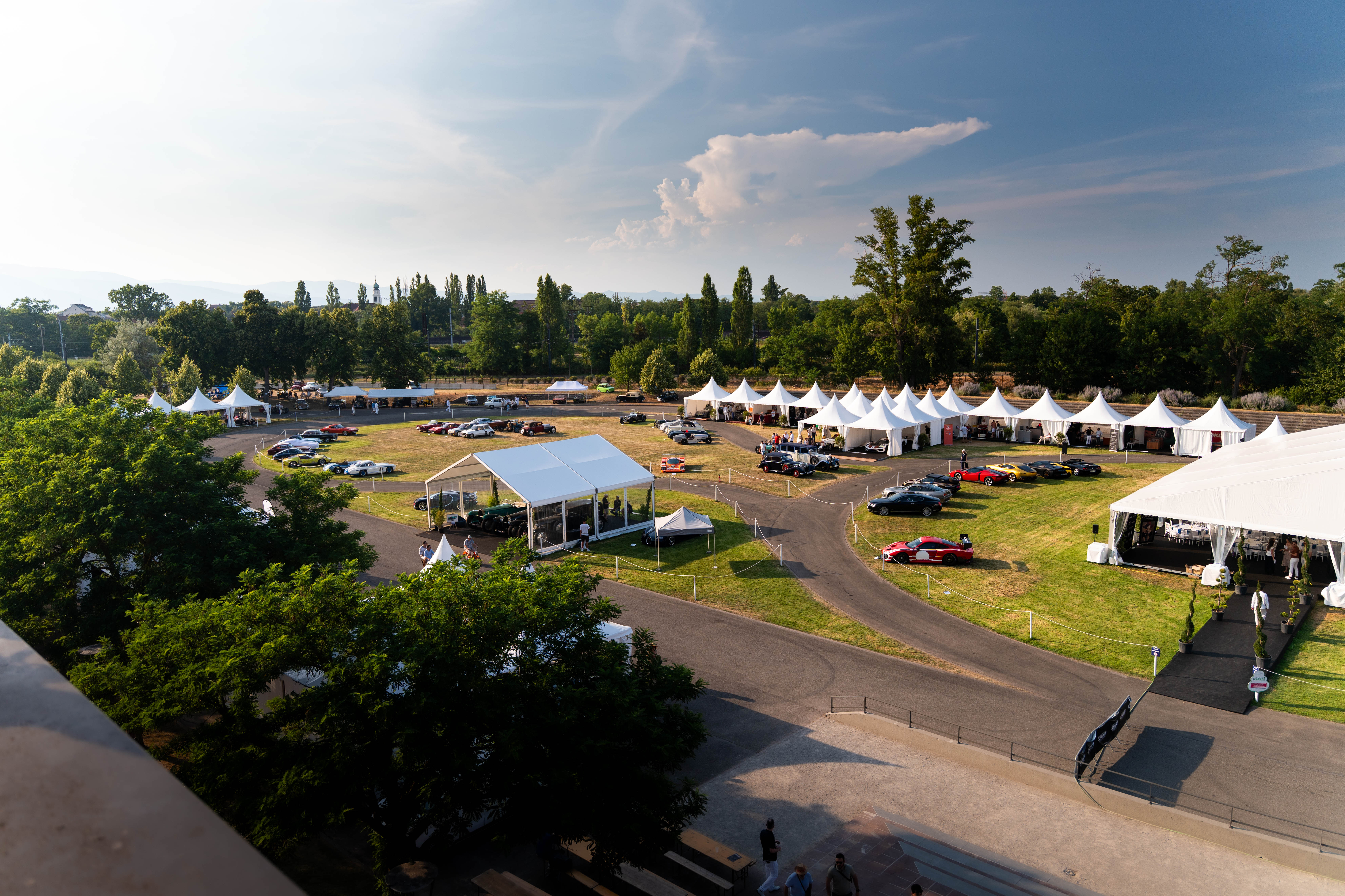 The Concours d'Élégance International Schlumpf gathered nearly two hundred exceptional vehicles, from pre-1930 models to the most recent creations, for its inaugural weekend.