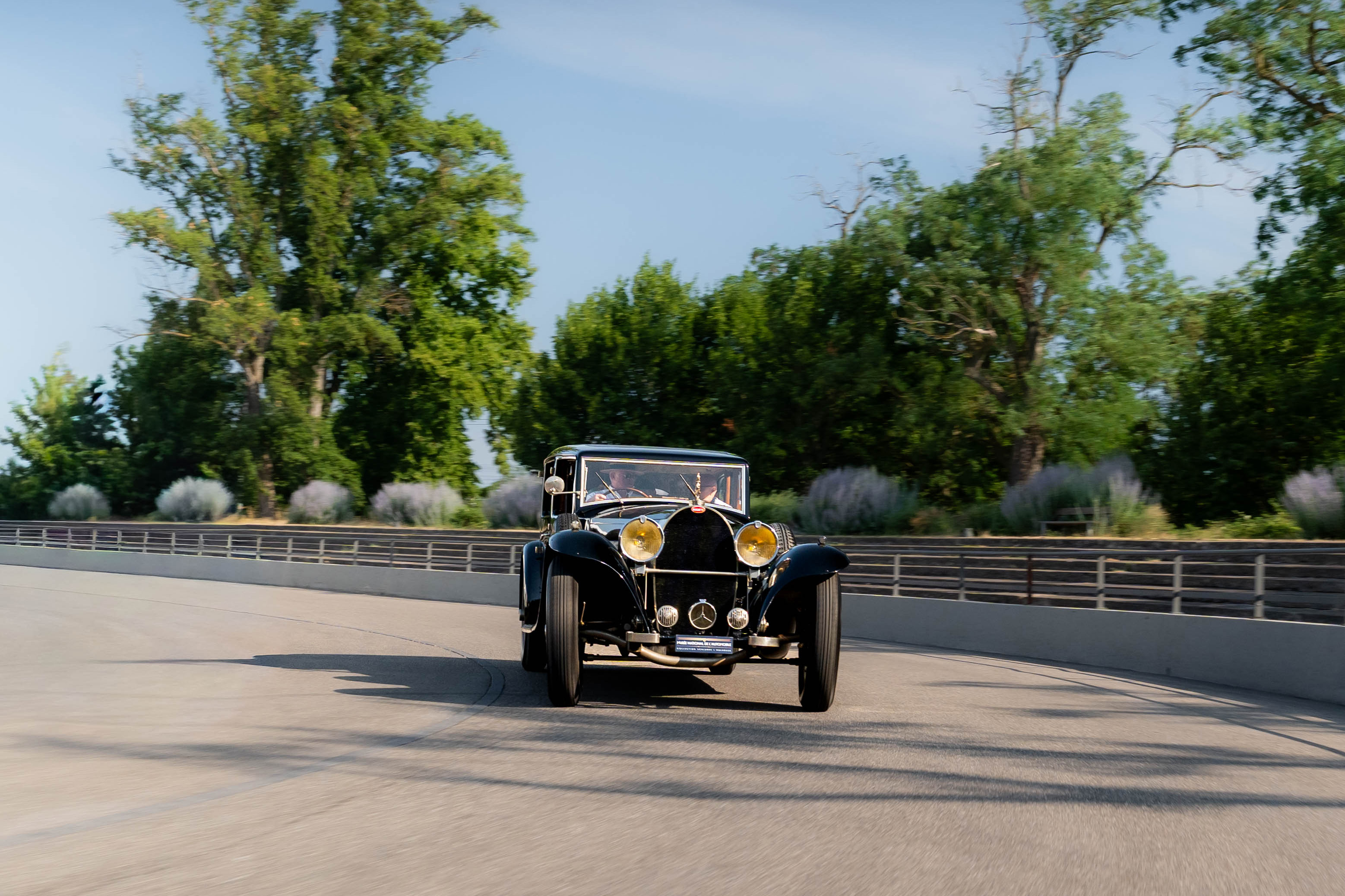 The Bugatti Royale Park Ward returns to the road after forty years of immobility, on the track of the Musée National de l'Automobile.