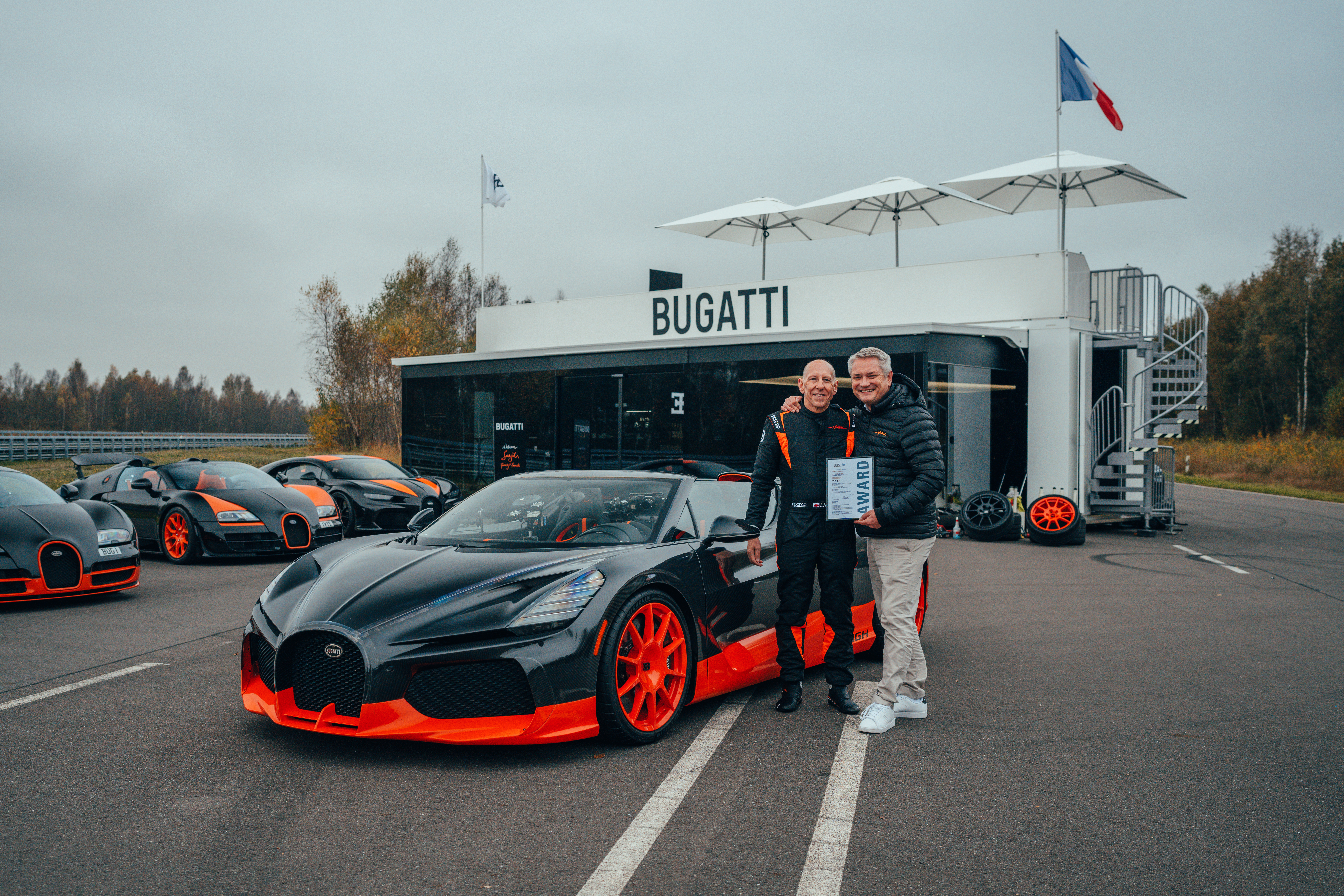 Christophe Piochon and Andy Wallace during the world-record attempt of the Bugatti W16 Mistral.
