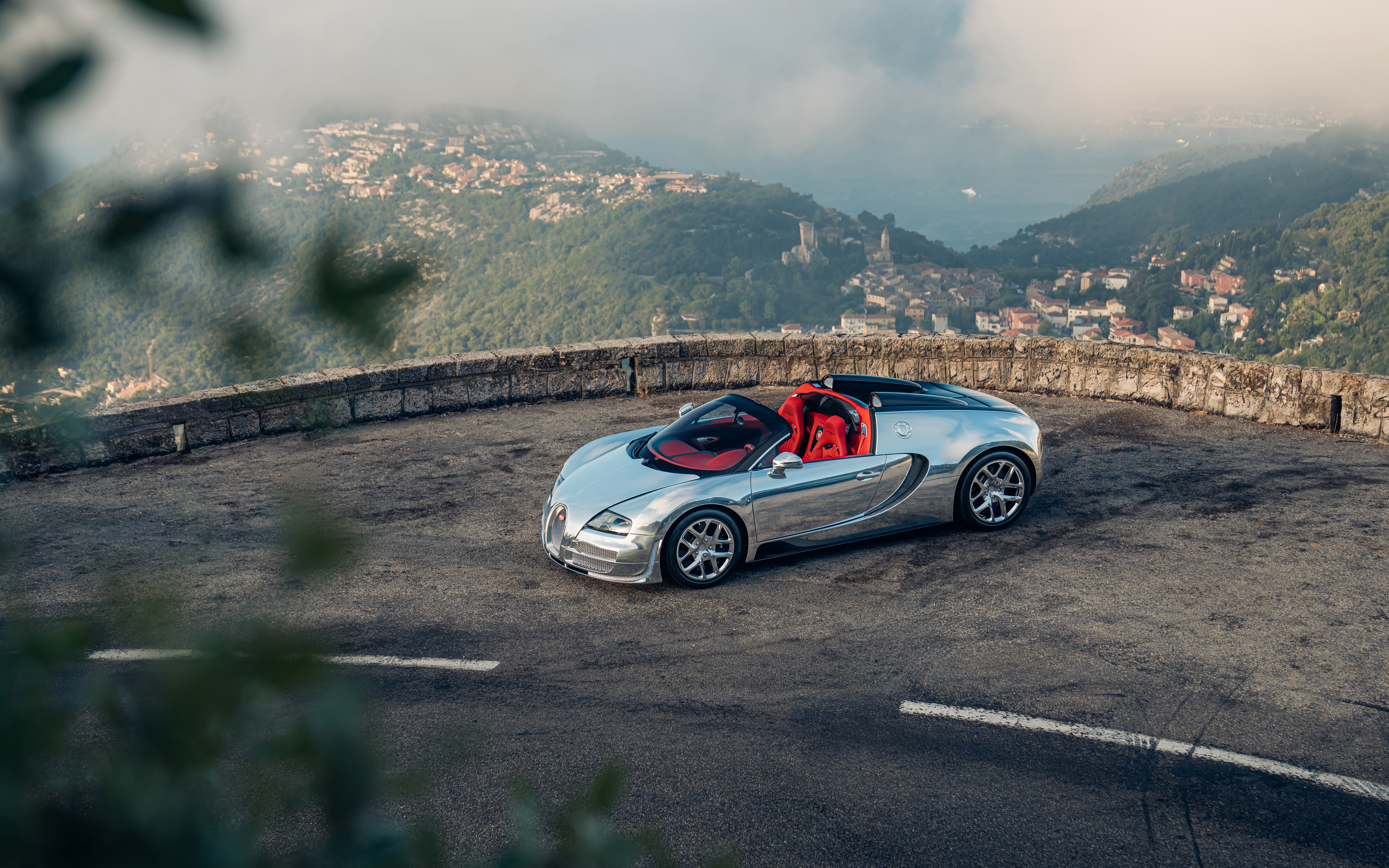 Certified by La Maison Pur Sang, the BUGATTI VEYRON Grand Sport Vitesse finished in polished aluminum begins a new chapter on the Côte d’Azur.