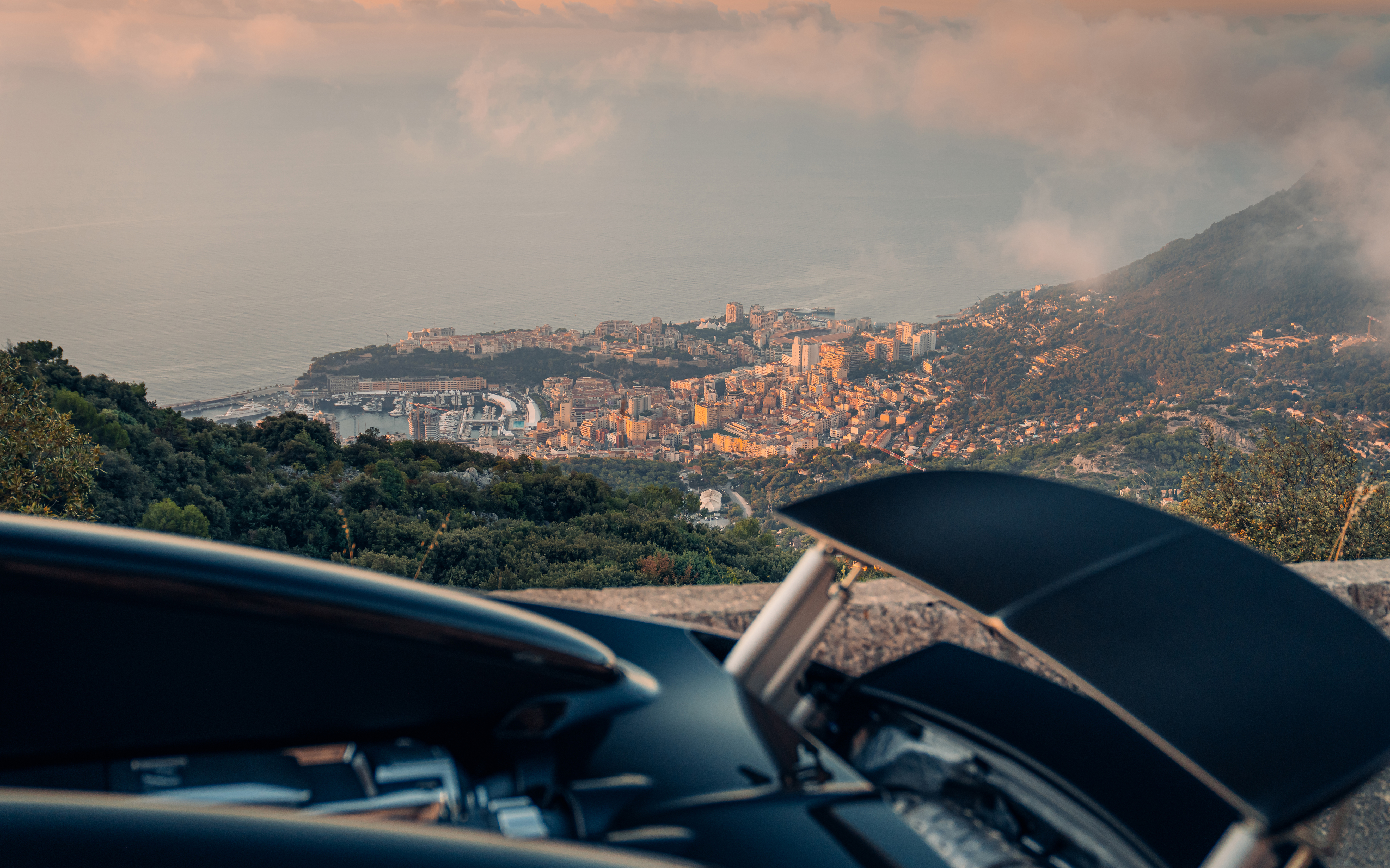 As the light shifts, the polished aluminum body of the BUGATTI VEYRON Grand Sport Vitesse reveals its every contour, transforming the hypercar into a true automotive sculpture.
