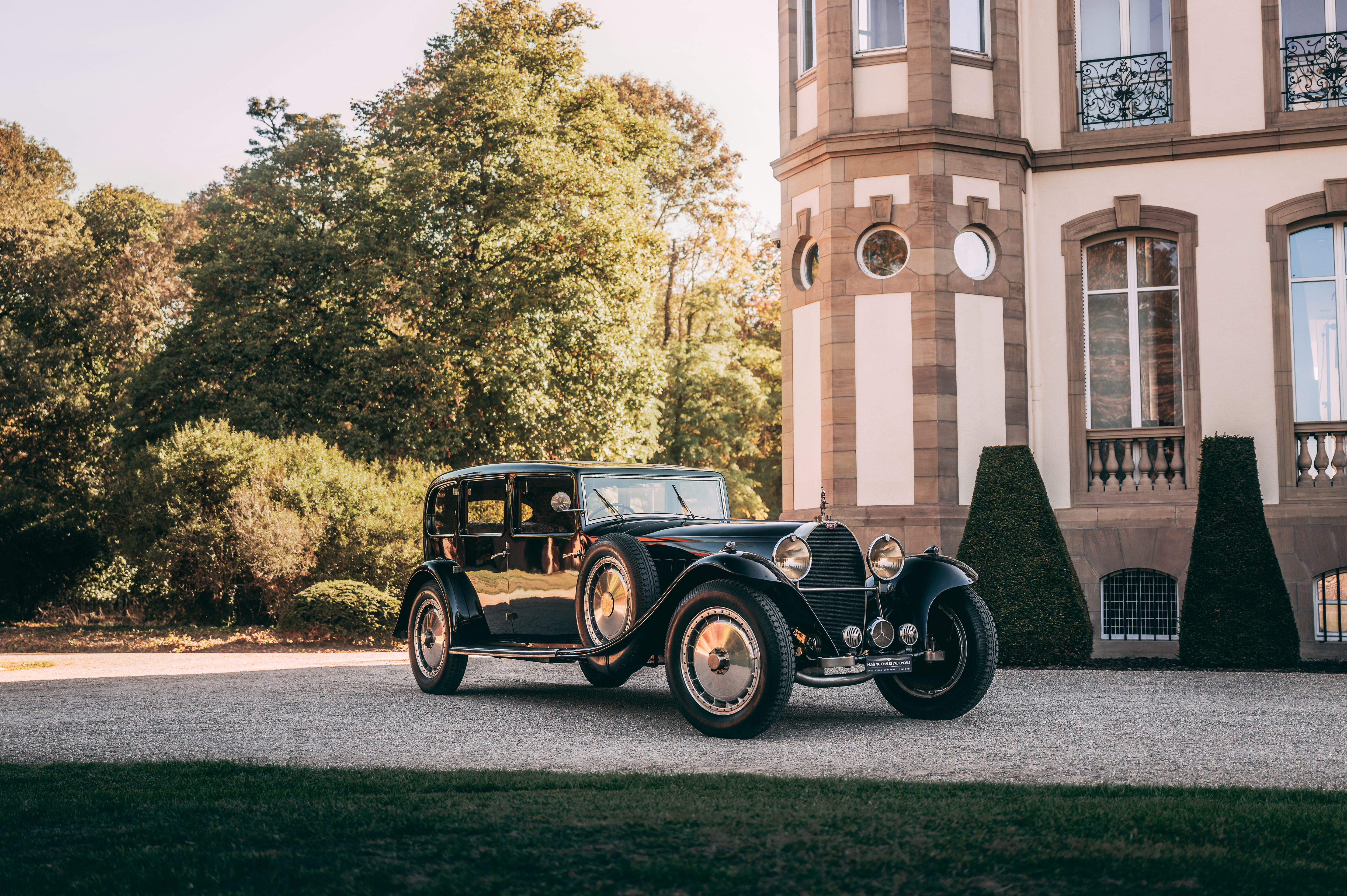 Delivered in 1933 to a British customer, the ROYALE Park Ward houses the aviation-derived straight-eight that powers every example.