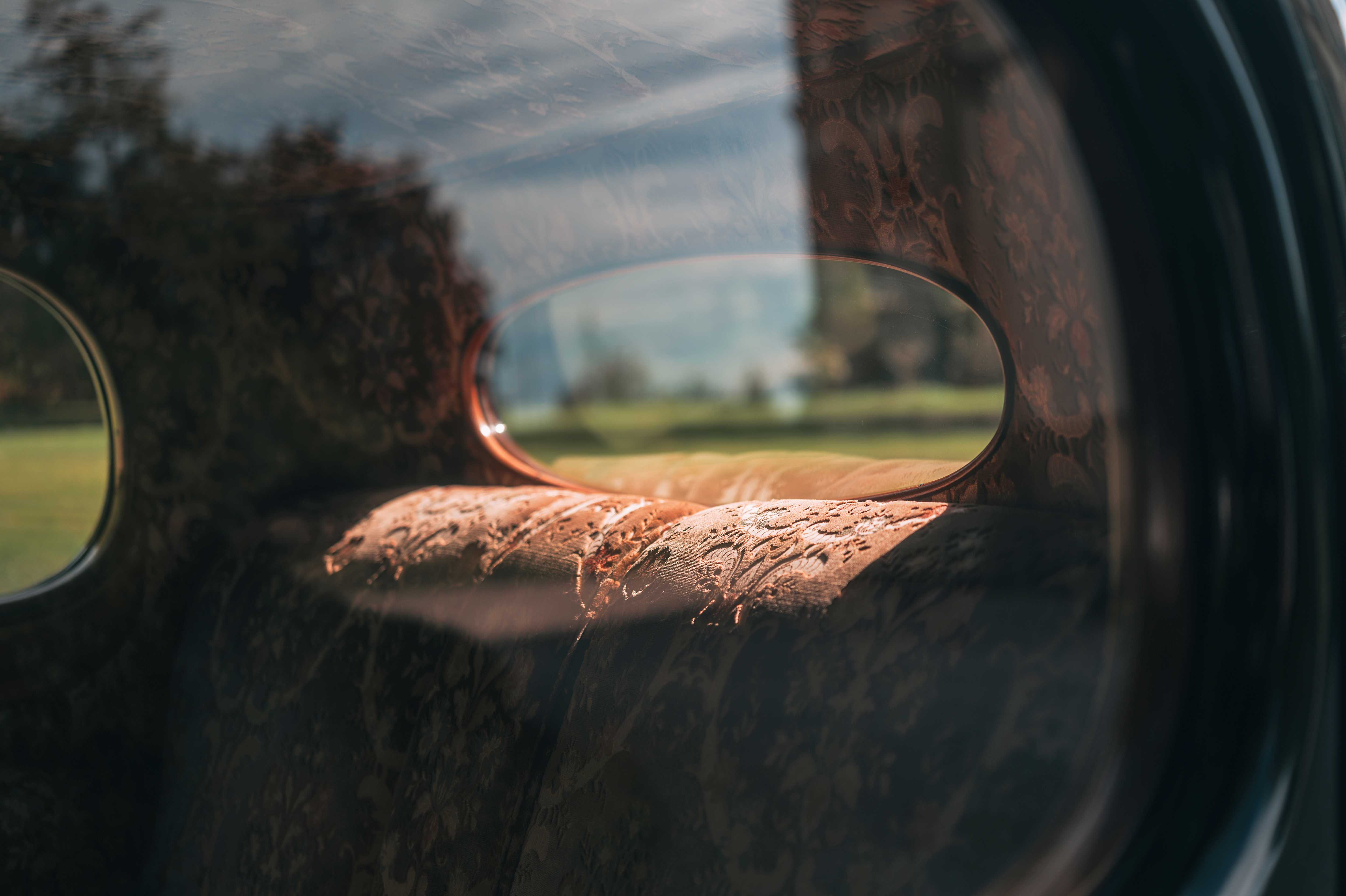 Aboard a BUGATTI ROYALE, luxury is found in every detail: the interiors echo the ambition of an automobile created for the most discerning clientele.