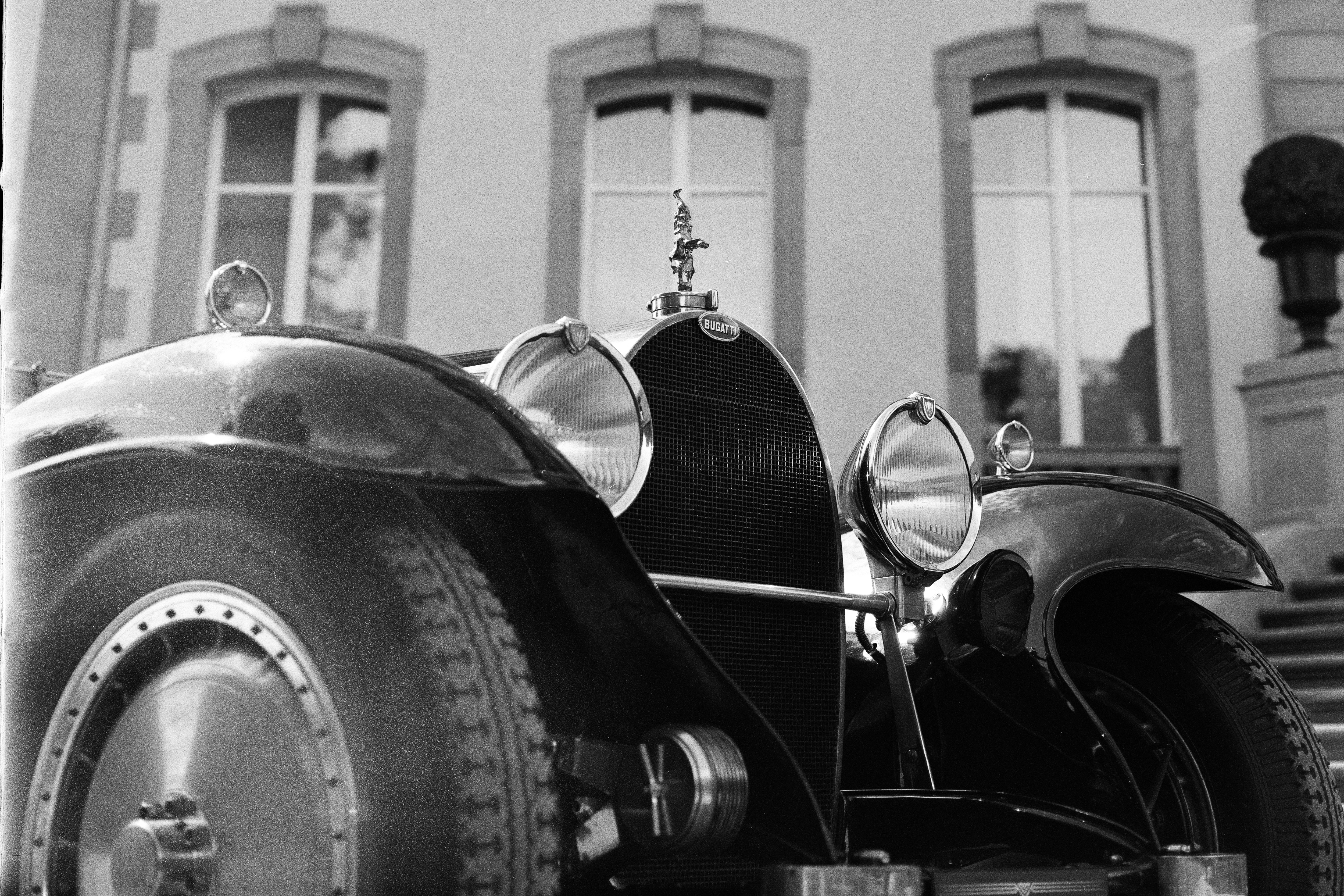 Sculpted by Rembrandt Bugatti, Ettore Bugatti’s brother, the legendary Dancing Elephant sits proudly atop the radiator of every BUGATTI ROYALE.