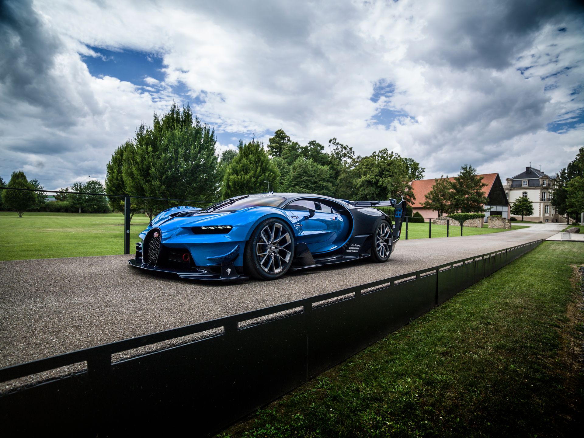 Monterey Car Week 2016 : Première apparition simultanée des Bugatti Chiron et Vision Gran Turismo