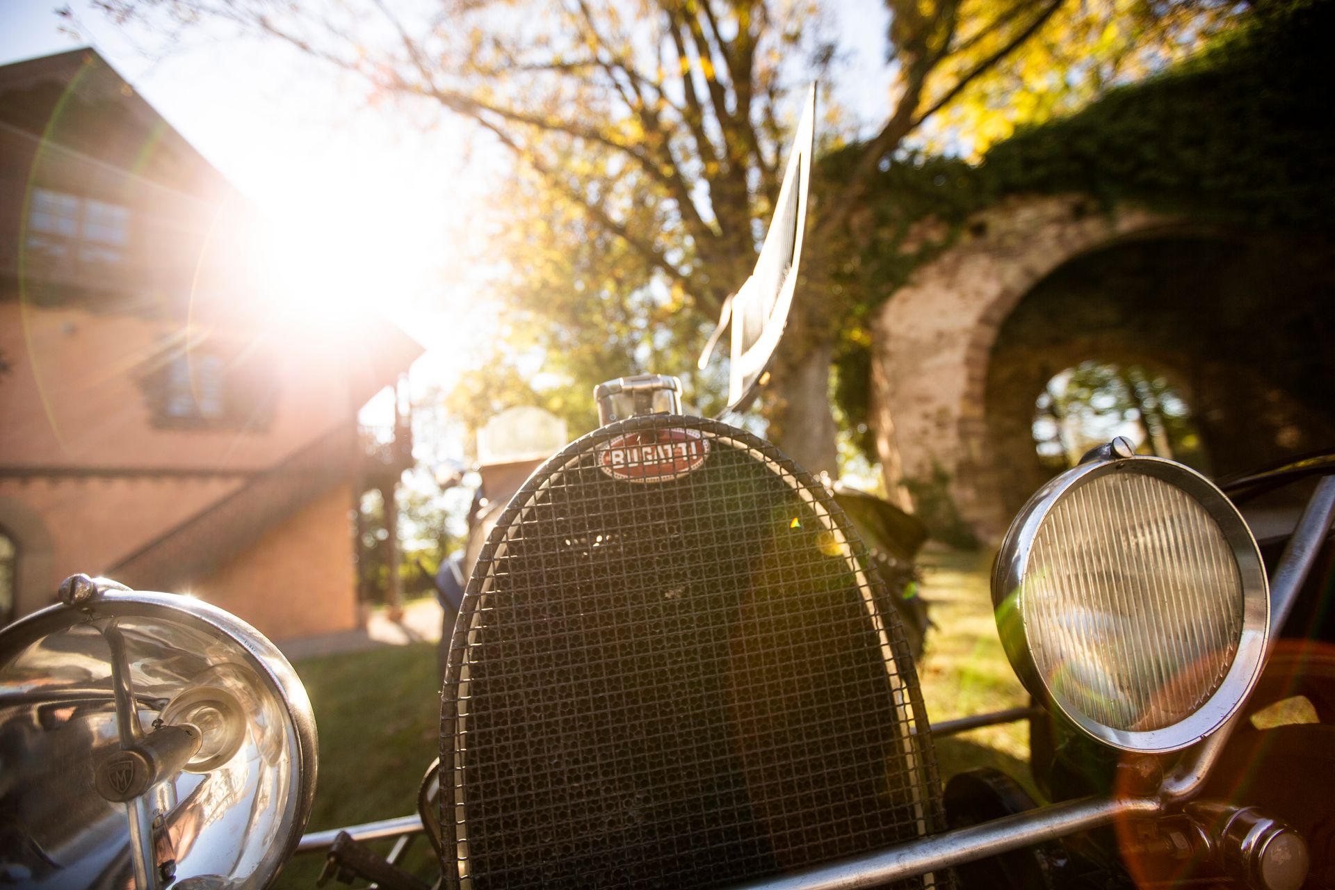 Bugatti Design – A legend about eggs and horsehoes